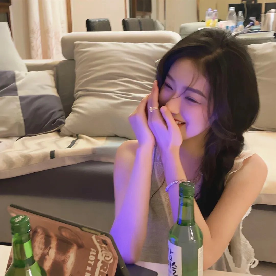 恋综女嘉宾决赛夜爆冷，节目组紧急叫停，一个月引热议